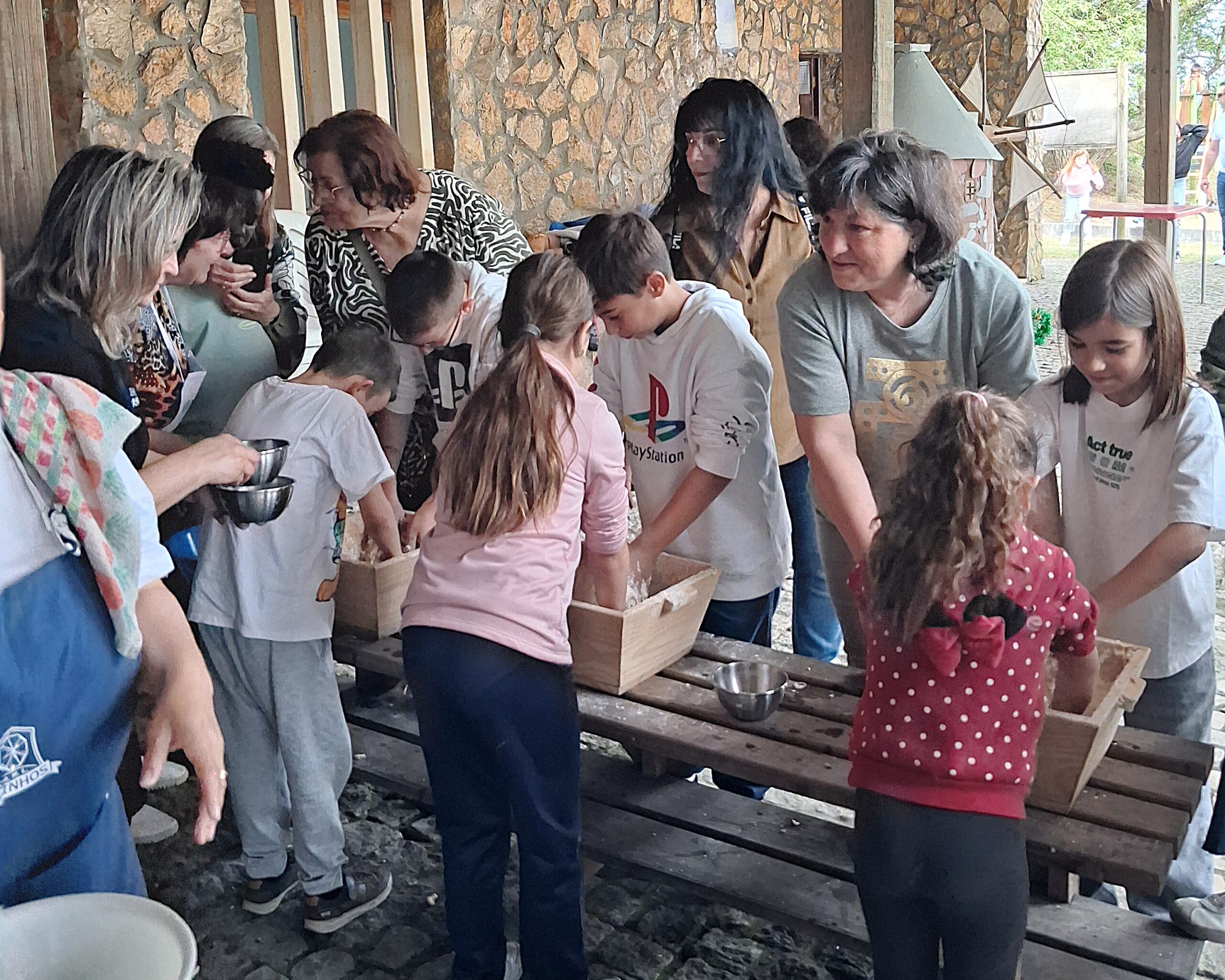 “Cultura, História e Tradições” promove a partilha de saberes entre seniores e crianças no âmbito do Dia Nacional dos Moinhos