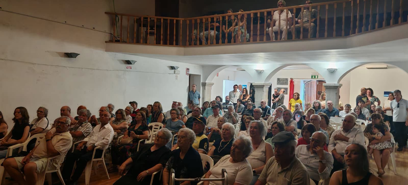 “Vozes do Tempo” encheu a sala e sensibilizou o público para a violência contra pessoas idosas e pessoas com deficiência